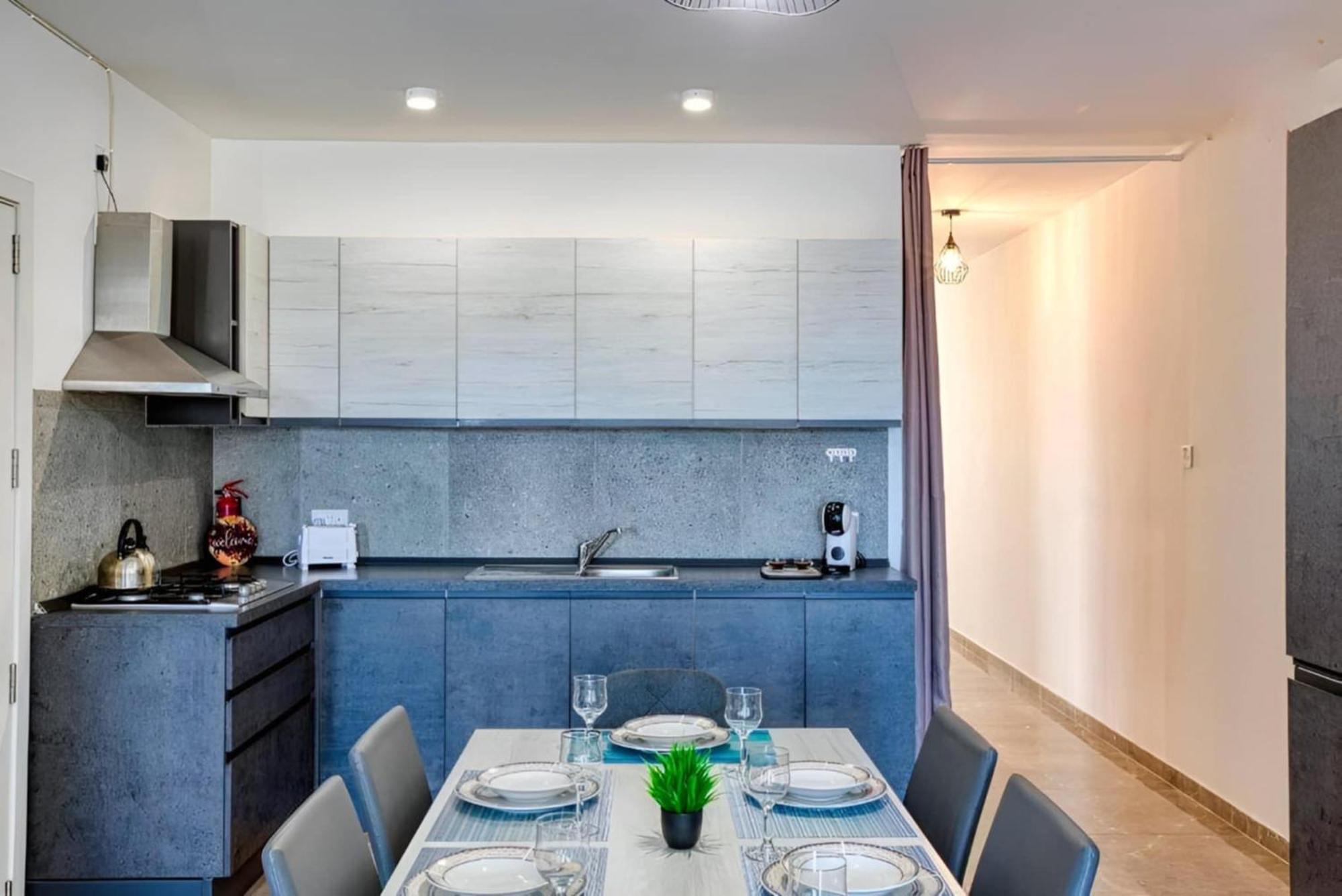 Large, 3 Bedroom Apartment In Marsascala Marsaskala Exterior photo
