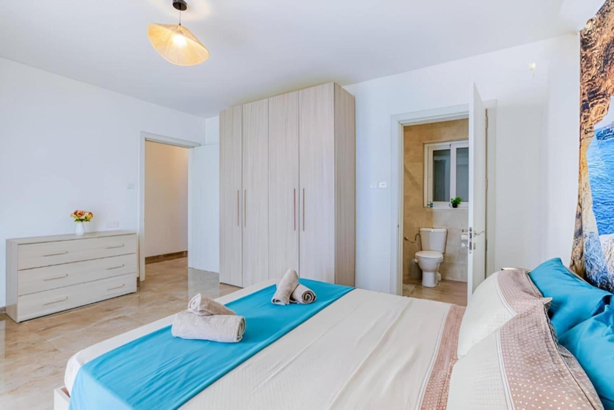 Large, 3 Bedroom Apartment In Marsascala Marsaskala Exterior photo